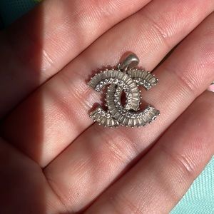 Chanel pendant